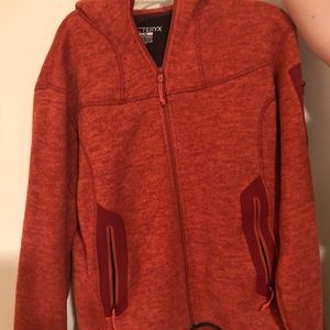 Arc’teryc full zip fleece with hood